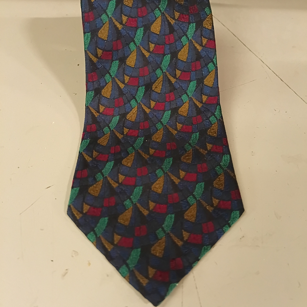 Fendi Men's Navy Tie with Green, Red and Gold Geometric Motif